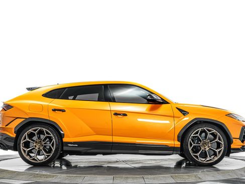Used 2024 Lamborghini Urus Performante AWD/4WD image 56