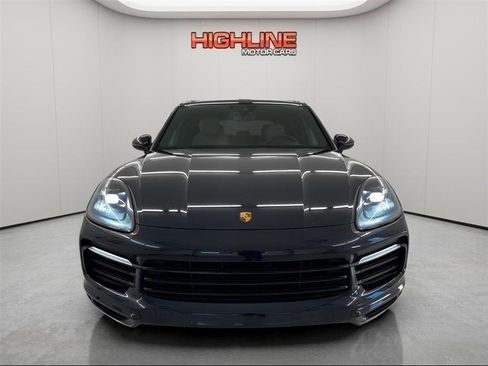 Used 2020 Porsche Cayenne AWD/4WD image 2