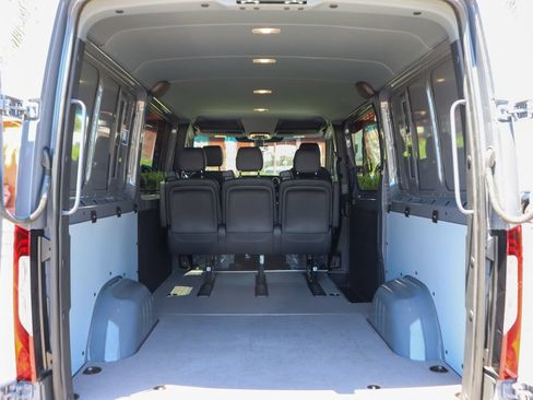 Used 2025 Mercedes-Benz Sprinter 2500 image 8