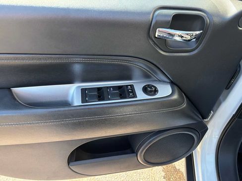 Used 2017 Jeep Compass High Altitude AWD/4WD image 18