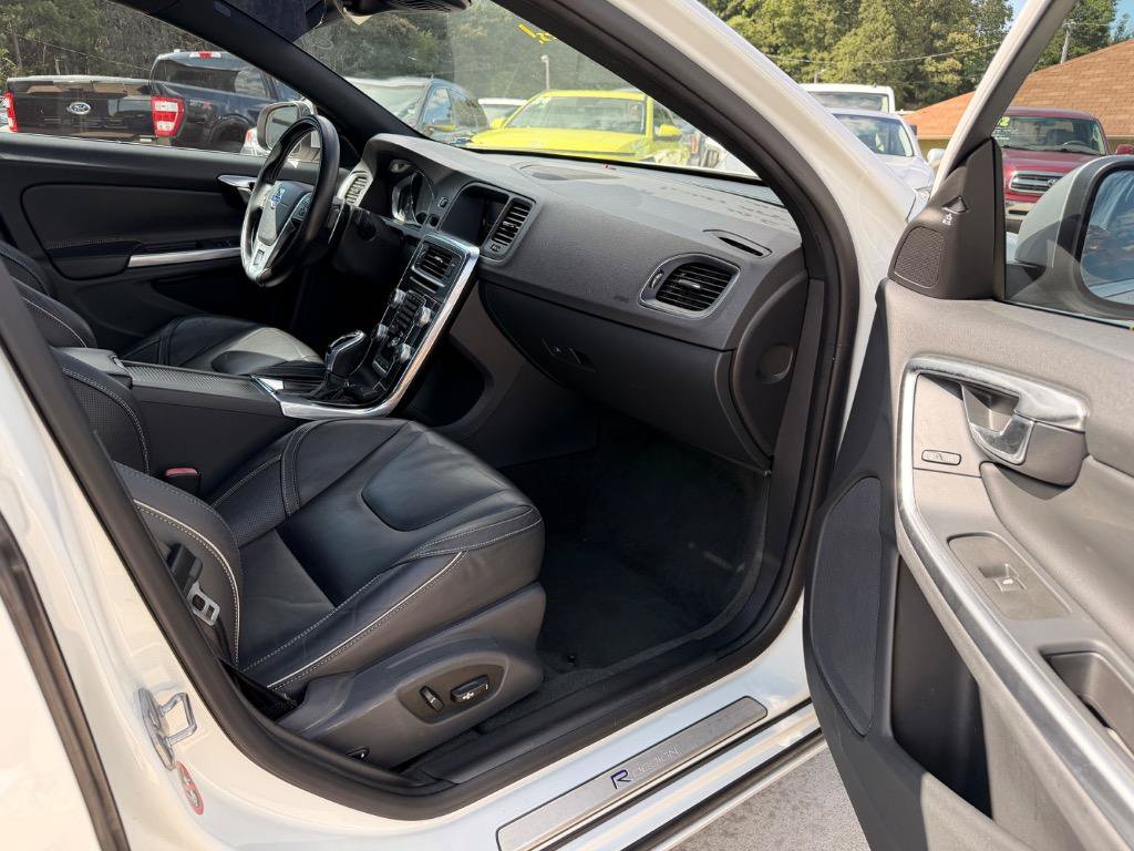 Used 2016 Volvo S60 T5 R-Design FWD image 19