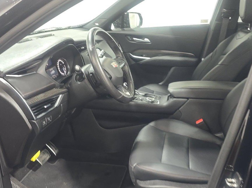 Used 2022 Cadillac XT4 Sport w/ Sun And Sound Package AWD/4WD image 5