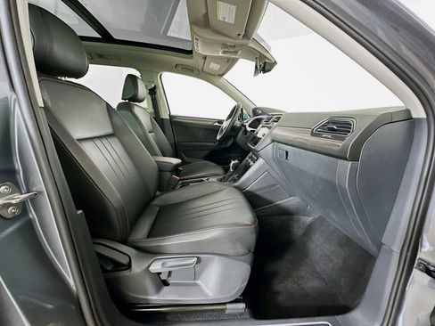 Used 2024 Volkswagen Tiguan Wolfsburg Edition image 31