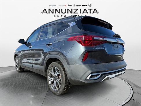 Used 2021 Kia Seltos EX image 3