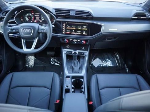 New 2025 Audi Q3 2.0T Premium image 7