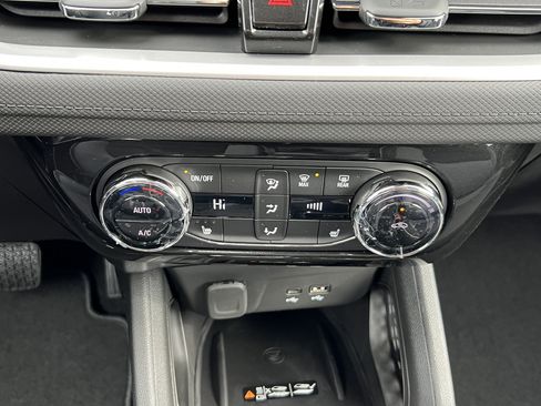 New 2026 Chevrolet TrailBlazer LT w/ Convenience Package FWD image 30