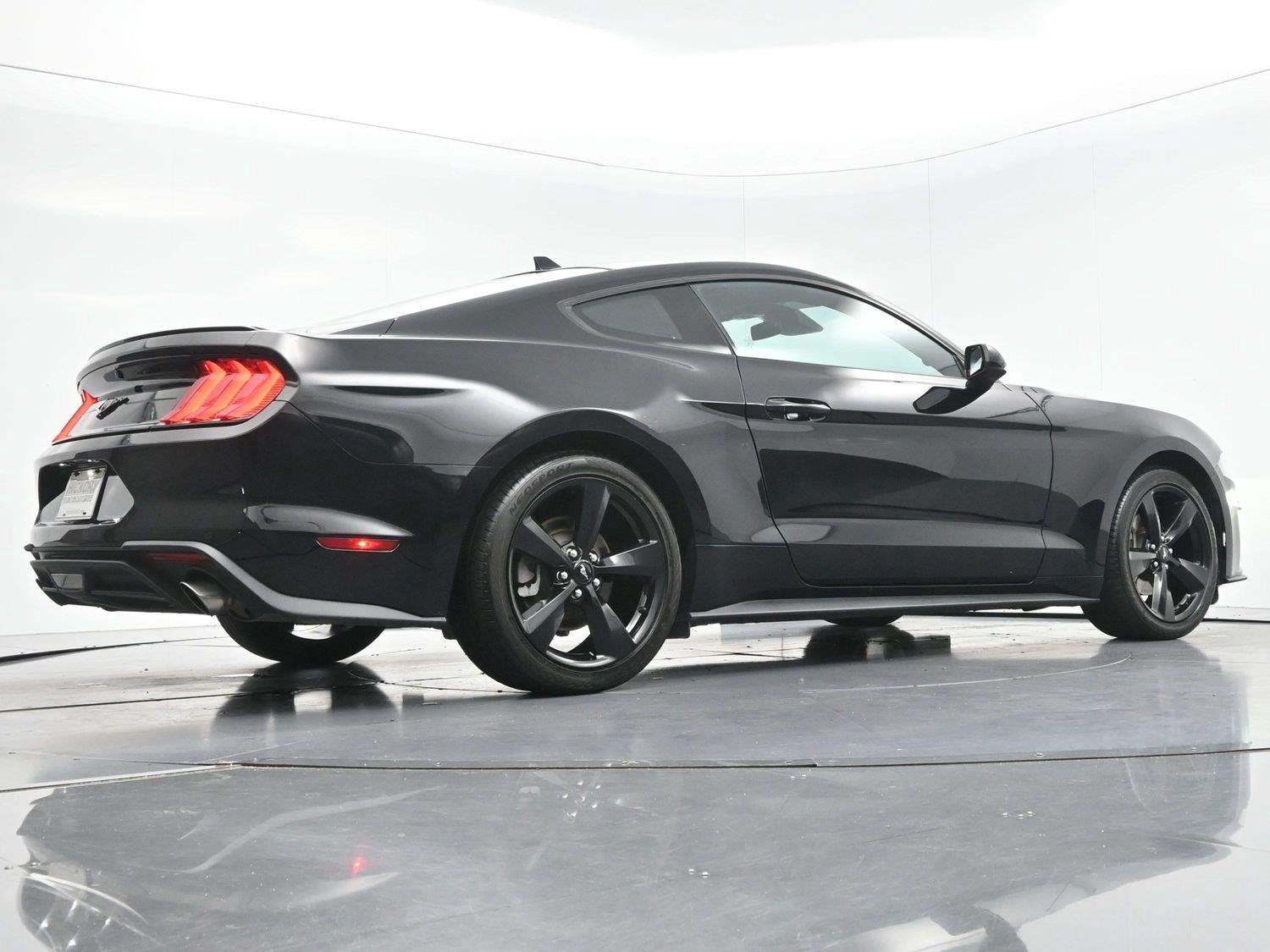 Used 2022 Ford Mustang Coupe w/ Equipment Group 101A RWD image 43