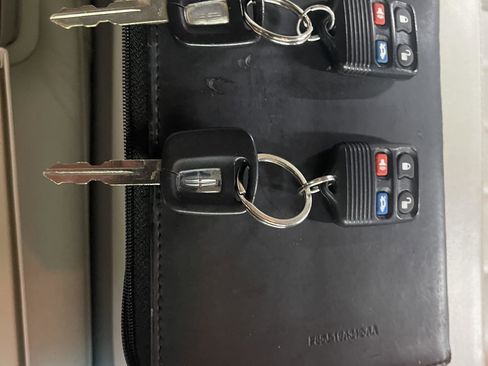 Used 1999 Lincoln Town Car Signature image 19