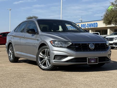 Used 2020 Volkswagen Jetta R-Line image 2