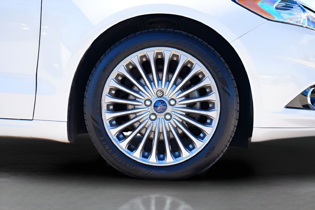Used 2015 Ford Fusion Titanium FWD image 9