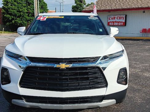 Used 2022 Chevrolet Blazer LT image 2