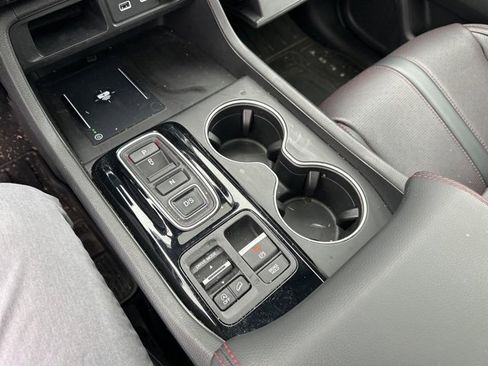 Certified 2025 Honda Pilot Black Edition image 23