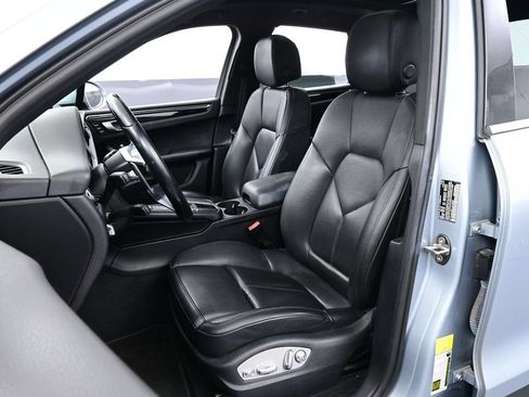 Certified 2020 Porsche Macan AWD/4WD image 5
