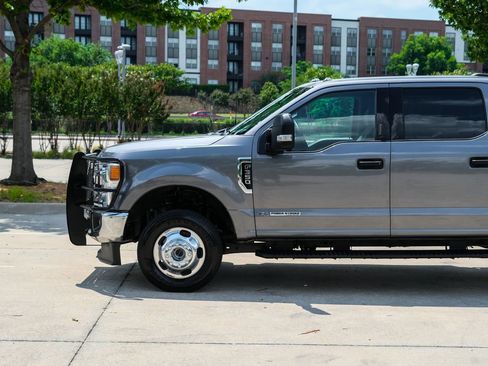Used 2022 Ford F350 XLT w/ XLT Value Package AWD/4WD image 12
