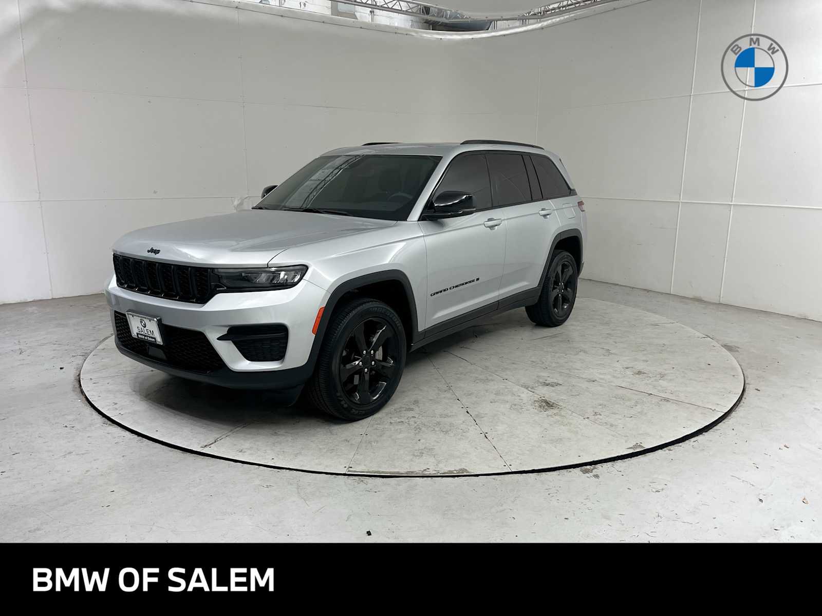 Used 2023 Jeep Grand Cherokee Altitude AWD/4WD image 1