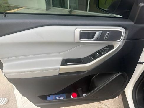 Used 2021 Ford Explorer XLT w/ Equipment Group 202A RWD image 18