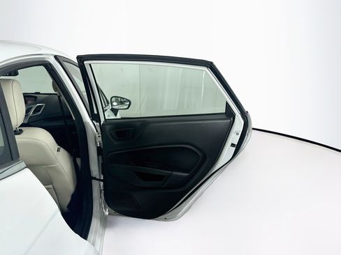Used 2012 Ford Fiesta SEL FWD image 28