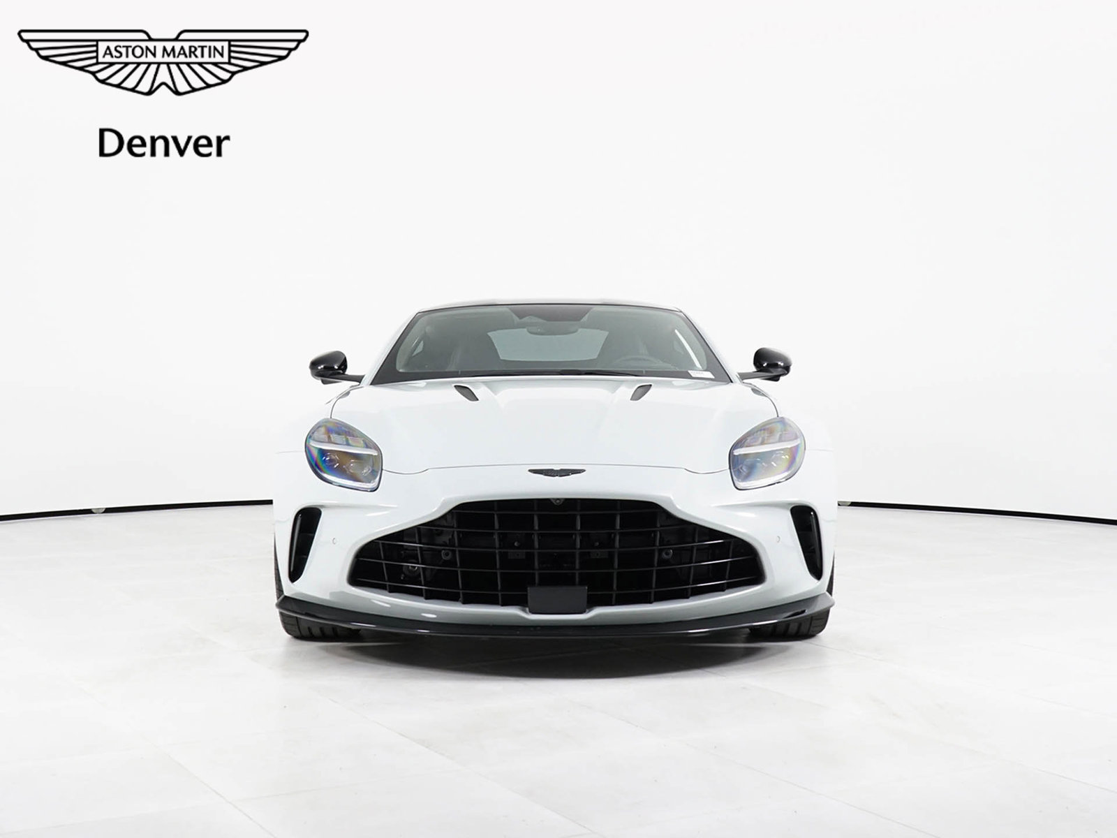 Used 2026 Aston Martin V8 Vantage Coupe RWD image 11