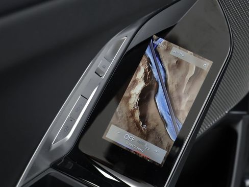 New 2026 BMW 740i xDrive w/ Premium Package AWD/4WD image 16
