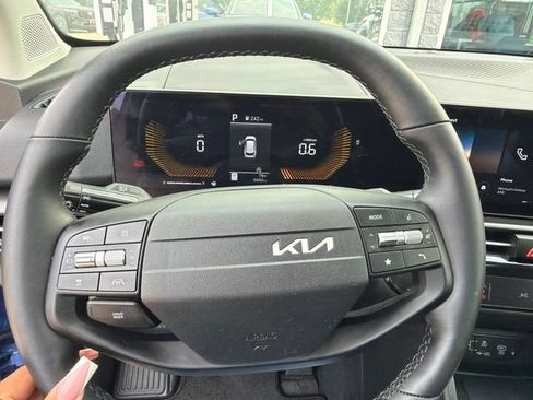Used 2026 Kia Sportage EX w/ EX Panorama Roof Package FWD image 15