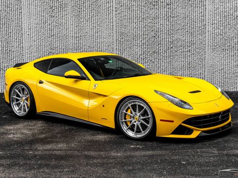 Used 2014 Ferrari F12 Berlinetta RWD image 27