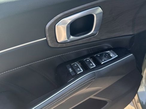 Used 2024 Kia Sorento SX image 7