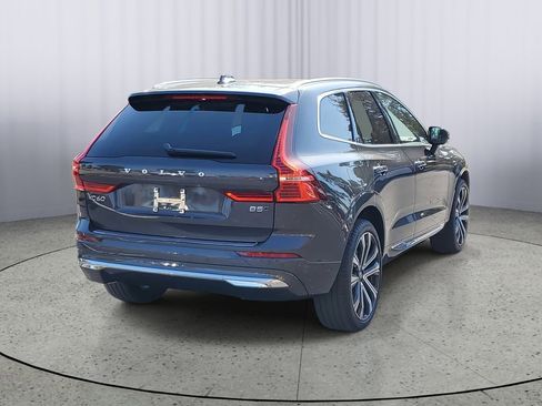 Used 2023 Volvo XC60 B5 Ultimate w/ Climate Package image 4