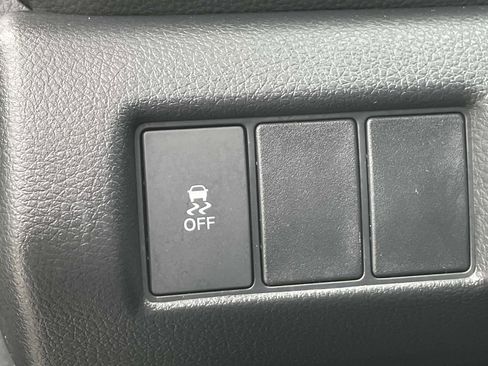 Used 2025 Honda Pilot Sport image 17