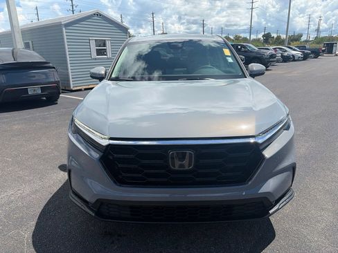 Certified 2025 Honda CR-V EX image 2