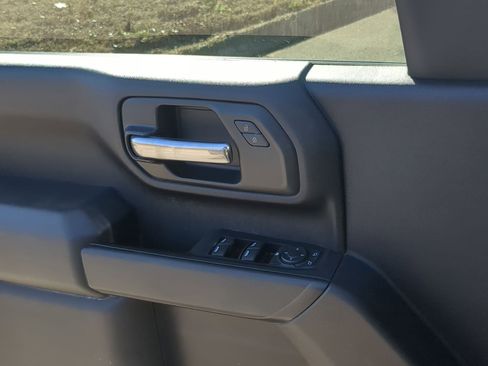 Used 2022 Chevrolet Silverado 2500 Custom w/ Custom Convenience Package image 12