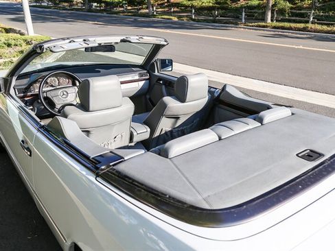Used 1995 Mercedes-Benz E 320 Convertible image 31