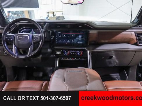 Used 2024 GMC Sierra 2500 Denali Ultimate AWD/4WD image 8