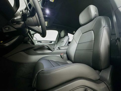 New 2026 Porsche Cayenne image 5
