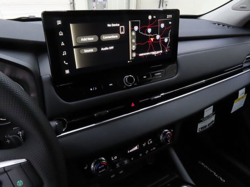 New 2025 Mitsubishi Outlander SE image 16