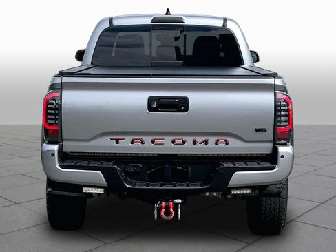Used 2021 Toyota Tacoma TRD Sport w/ TRD Premium Sport Package AWD/4WD image 5