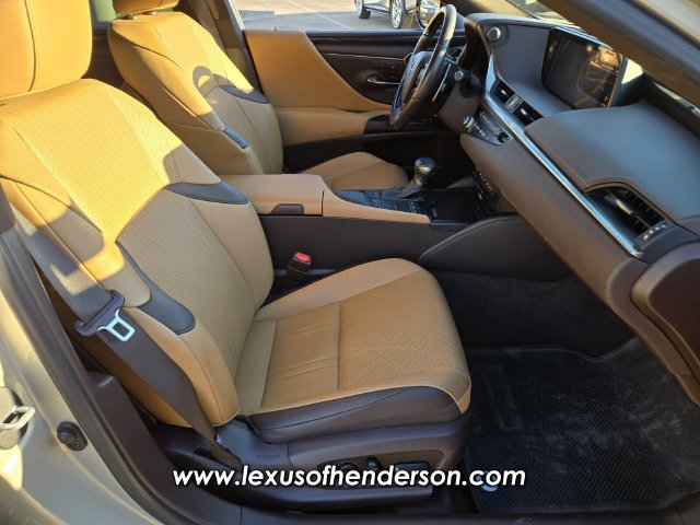 Used 2021 Lexus ES 300h w/ Accessory Package FWD image 18