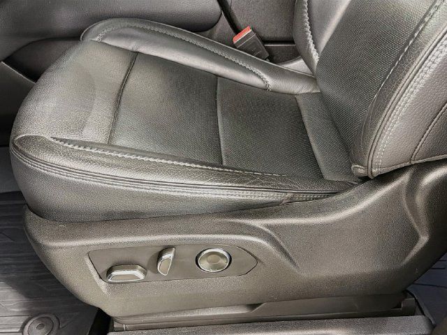 Used 2021 GMC Yukon Denali w/ Denali Ultimate Package AWD/4WD image 24