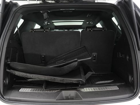 Used 2021 Chevrolet Tahoe Premier w/ Premium Package AWD/4WD image 9