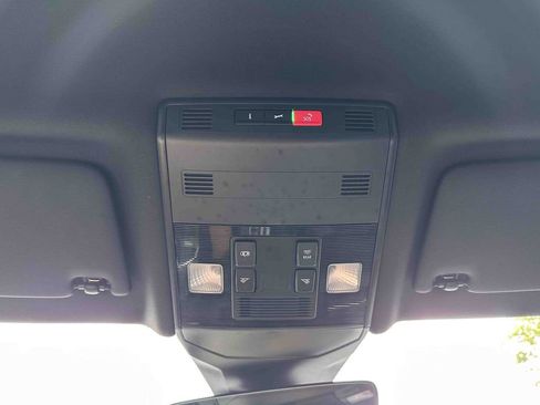 Used 2025 Volkswagen Jetta Sport FWD image 34