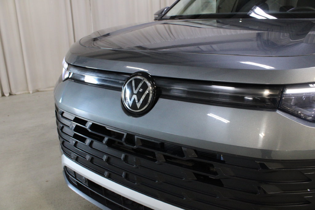 Used 2026 Volkswagen Tiguan SE AWD/4WD image 31