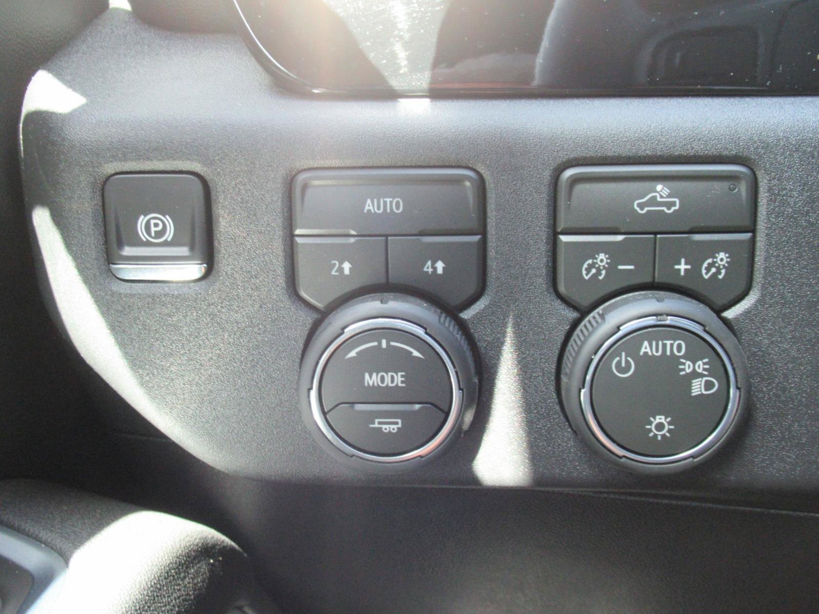 Used 2026 Chevrolet Silverado 1500 LT AWD/4WD image 23