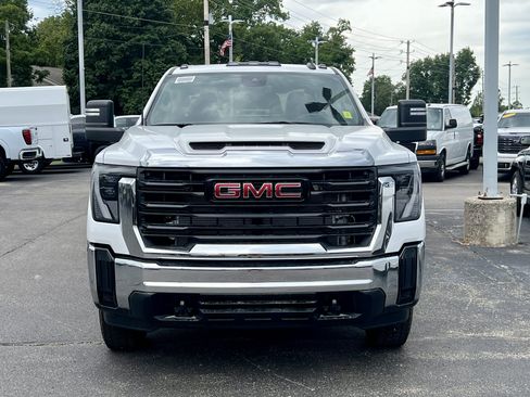 New 2026 GMC Sierra 3500 Pro w/ Convenience Package AWD/4WD image 2