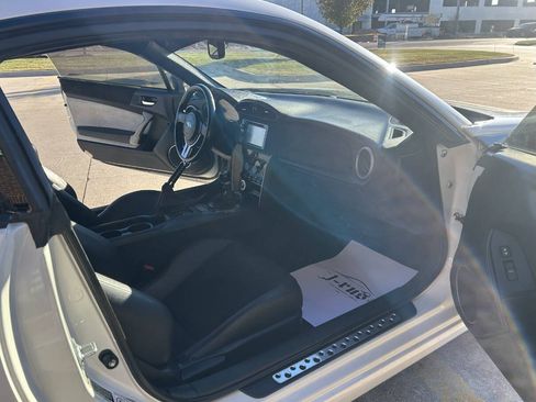 Used 2015 Subaru BRZ Limited w/ Popular Package #1B image 18