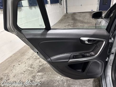 Used 2018 Volvo V60 T5 Dynamic w/ Vision Package AWD/4WD image 22