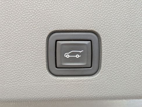 Certified 2023 Cadillac XT6 Premium Luxury w/ Technology Package AWD/4WD image 12