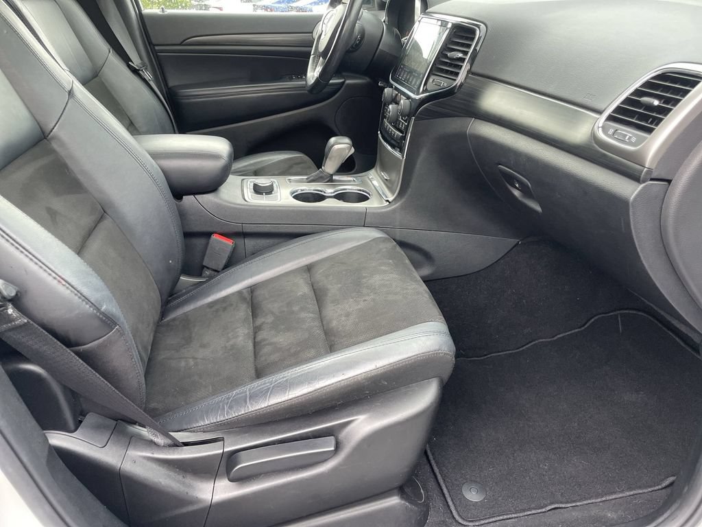 Used 2019 Jeep Grand Cherokee Altitude AWD/4WD image 33