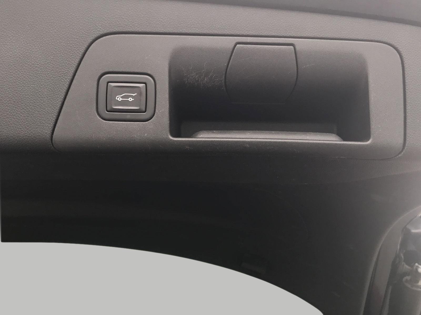 Used 2021 Buick Envision Essence w/ Technology Package I AWD/4WD image 37