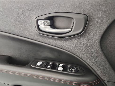 Used 2019 Jeep Compass Trailhawk image 15