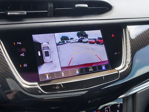 Certified 2024 Cadillac XT6 Sport w/ Technology Package AWD/4WD image 17