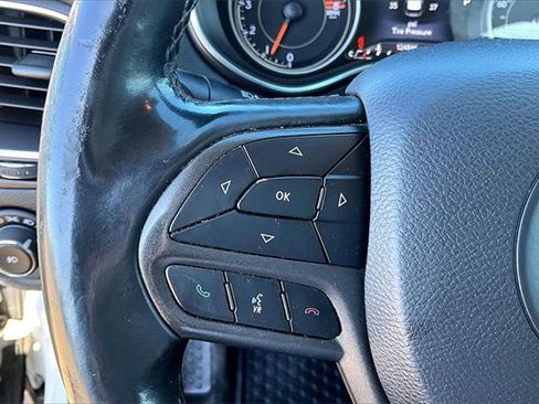 Used 2019 Jeep Cherokee Trailhawk image 20